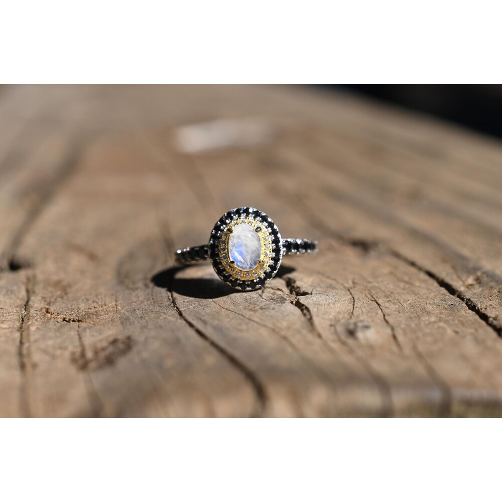 Moonstone and Onyx in 925 sterling silver ring
